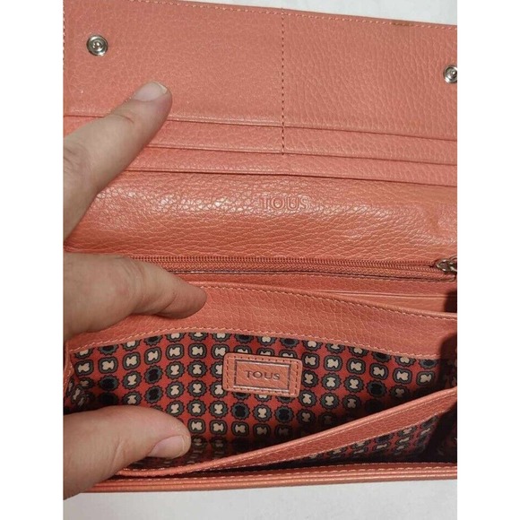 Womens TOUS WALLET Peach Leather Zip Around Clutch Credit Card Holder Large - Picture 5 of 7